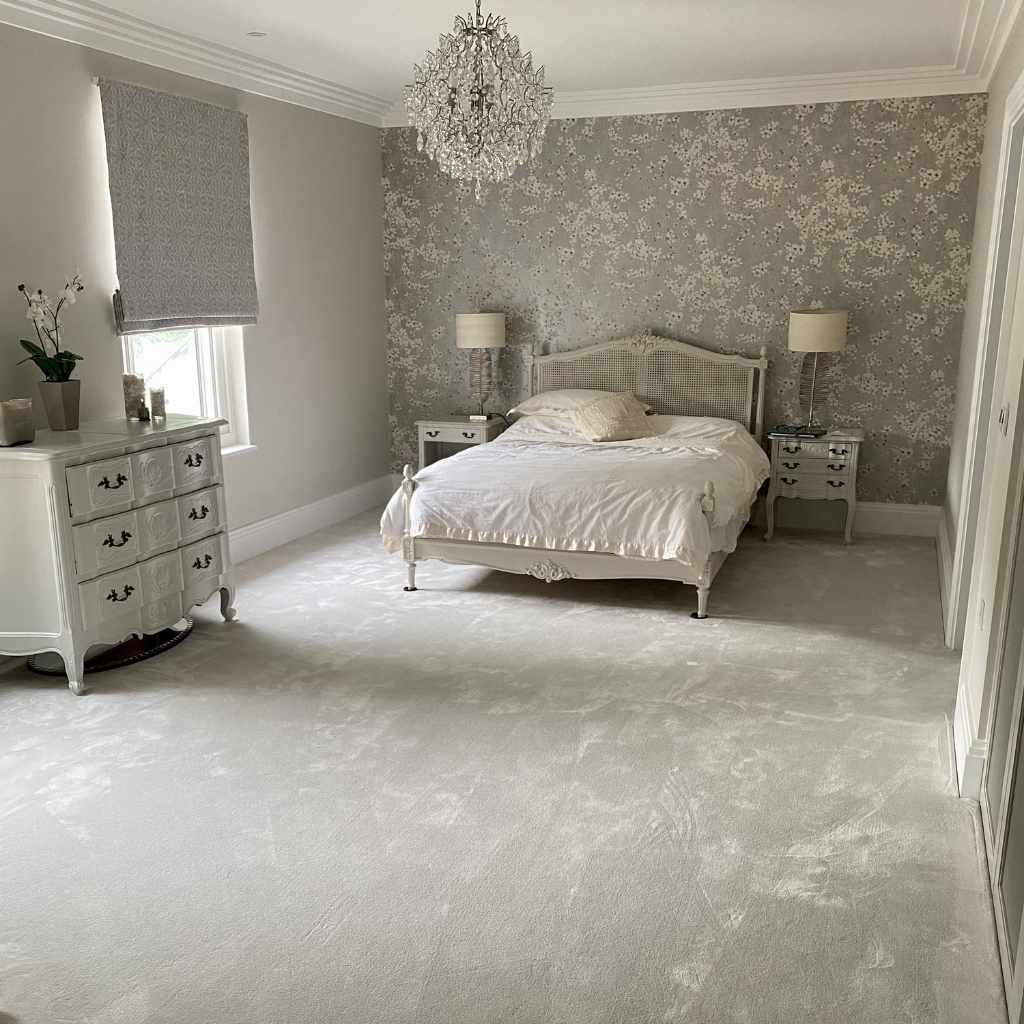 Professional carpet and flooring services in Dubai