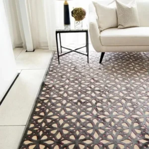 Modern rug in beige with purple accents