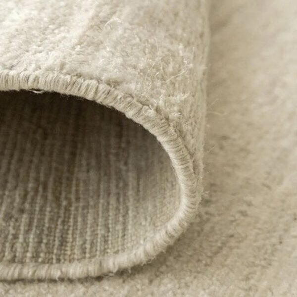 Luxurious rug with bold surface texture