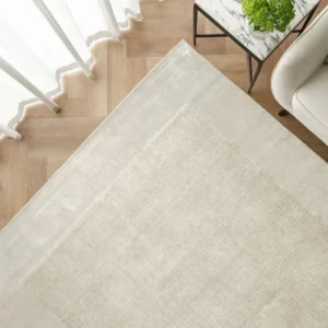 Stylish mesh rug with border edge
