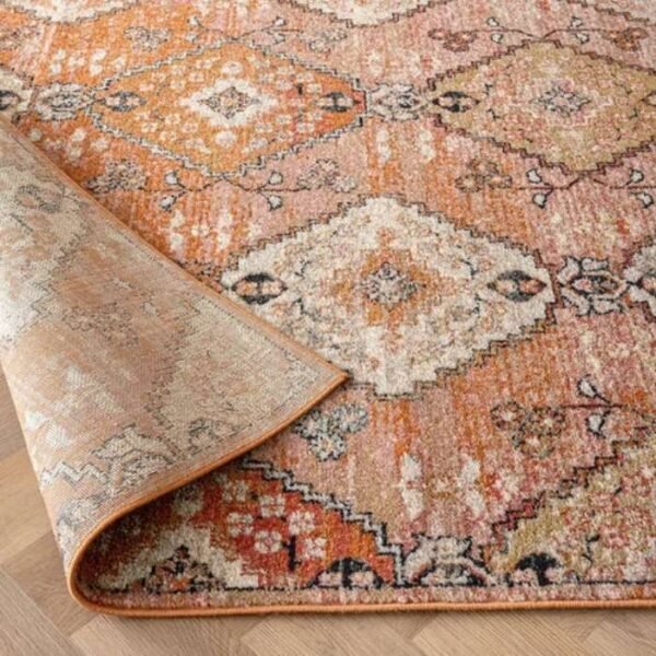 Traditional diamond patterned rug design