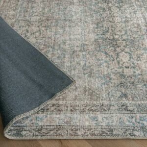 Ornate rug with elegant border design