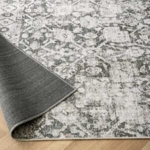 Traditional repeating pattern rug design