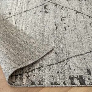 Faded base rug with line pattern