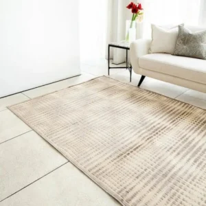 Decorative rug with ivory and beige tones