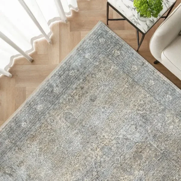 Central medallion rug under dining table
