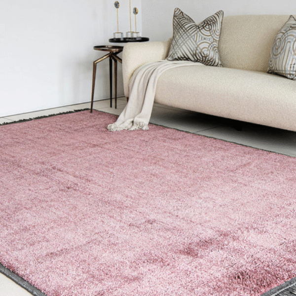 Durable fringe detailed patterned rug