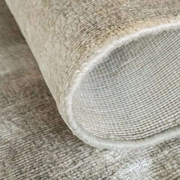 Subtle ombré rug for living room