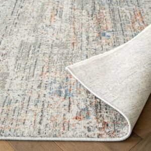 Stripped base faded blurred rug design