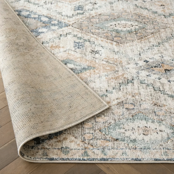 Rug with soft diamond pattern fade