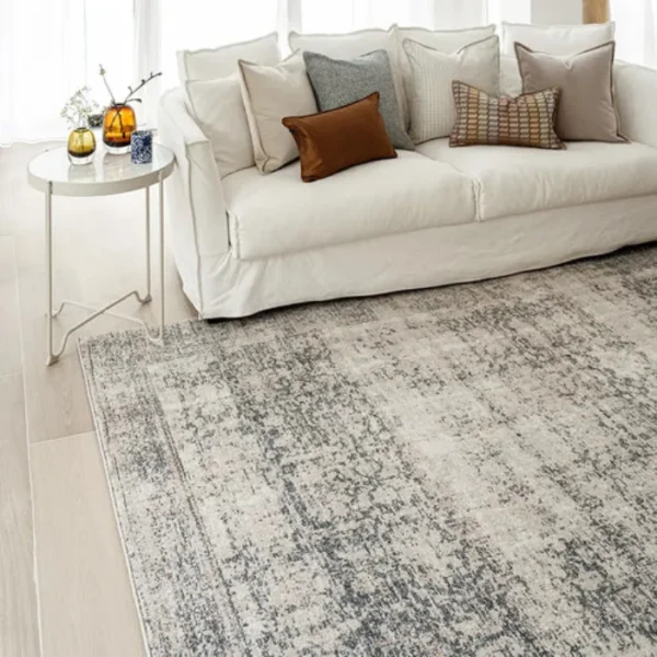 Faded Traditional Pattern In Cream & Grey Base Rug Design