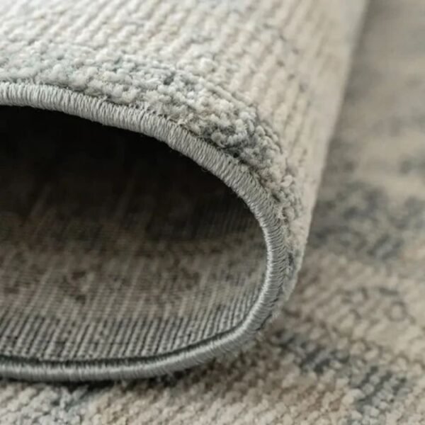 Soft textured traditional floral rug