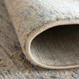 Blurred stripe area rug design