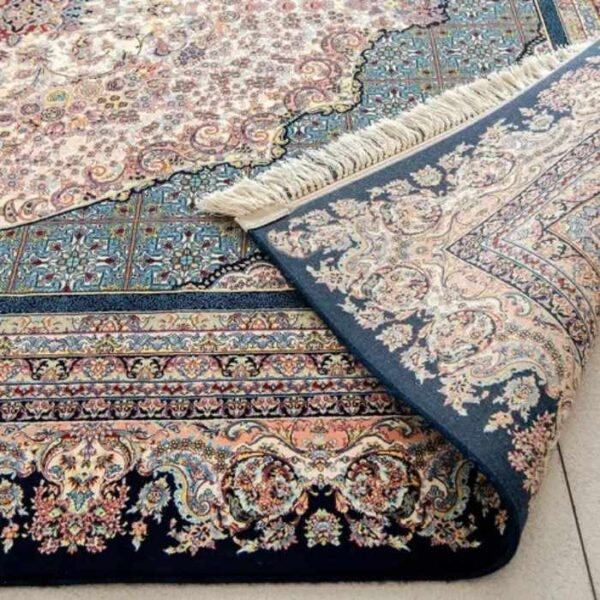 Rug featuring classic medallion centerpiece design
