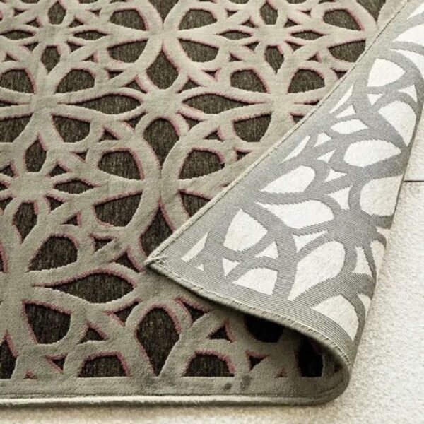 Purple and grey rug with classic pattern