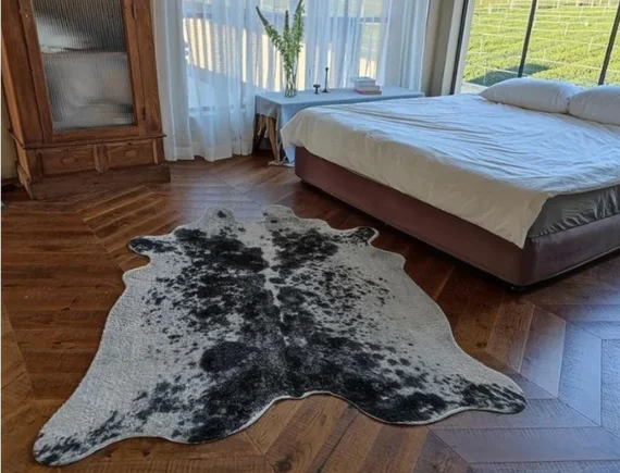 Bedroom Decor Cowhide Rug in Dubai