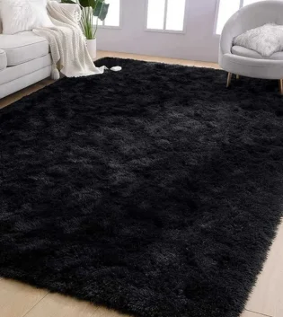 Black Fluffy Bedroom Rug in Dubai