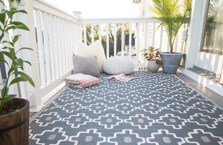 Outdoor rug for balcony space Dubai