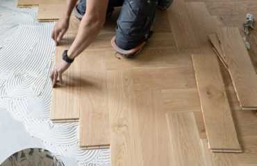 Seamless SPC flooring fitting by experts