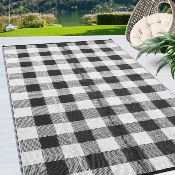 Plaid Reversible Outdoor Rug img 1