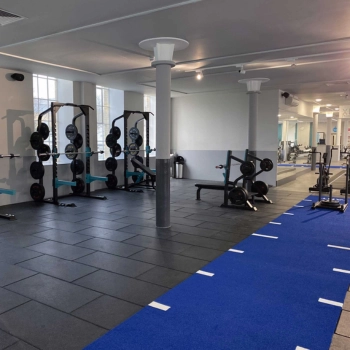Expert rubber flooring fitters in Dubai