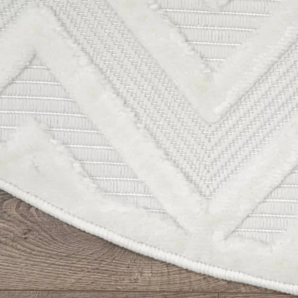Versatile Solid Diamond Round Rug img 2