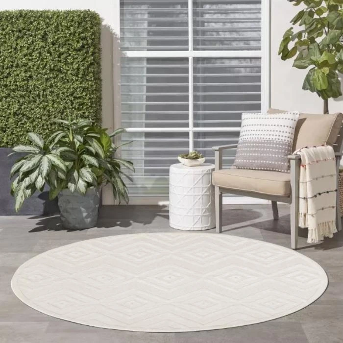 Versatile Solid Diamond Round Rug