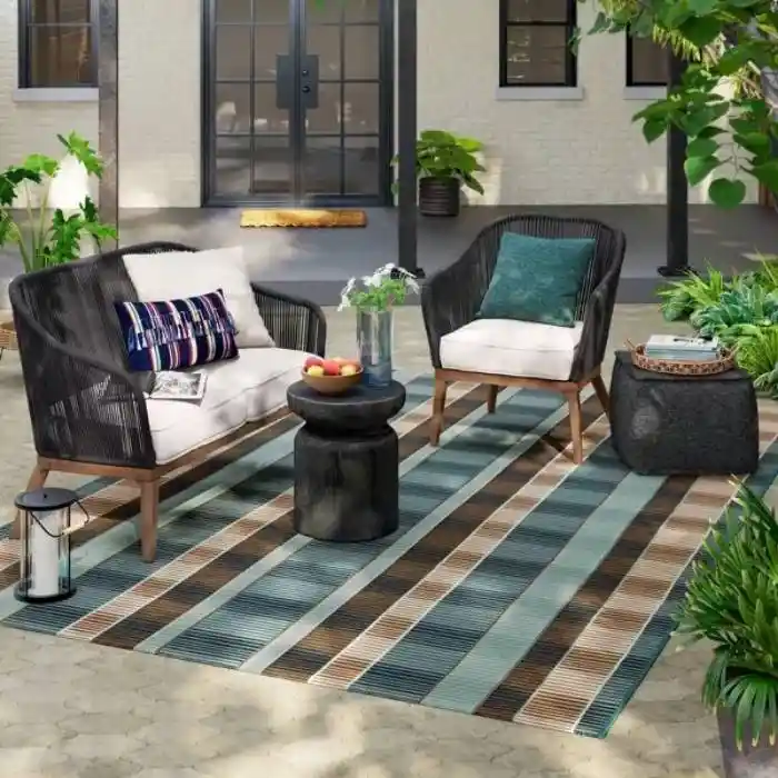 Vertical Stripes Outdoor Rug