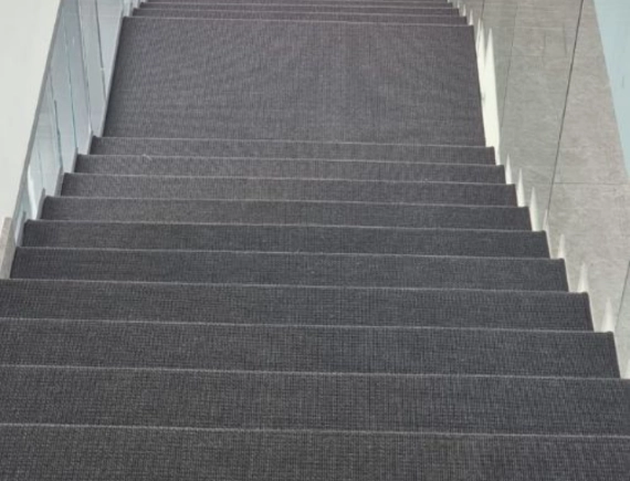 stairs wall to wall carpets in Dubai